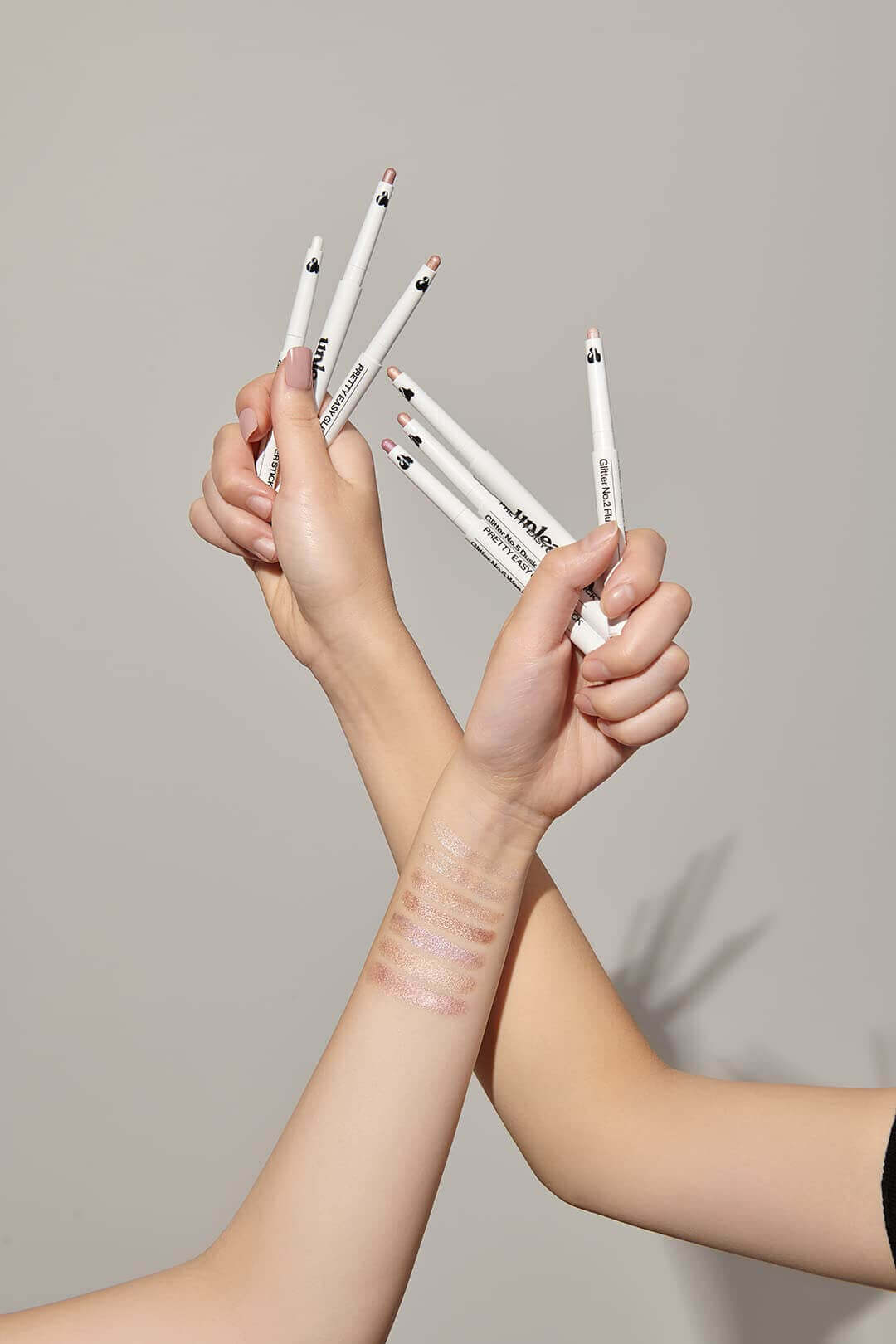 UNLEASHIA Pretty Easy Glitter Stick #1 Thrilled - 0,7g - Matita occhi con glitter