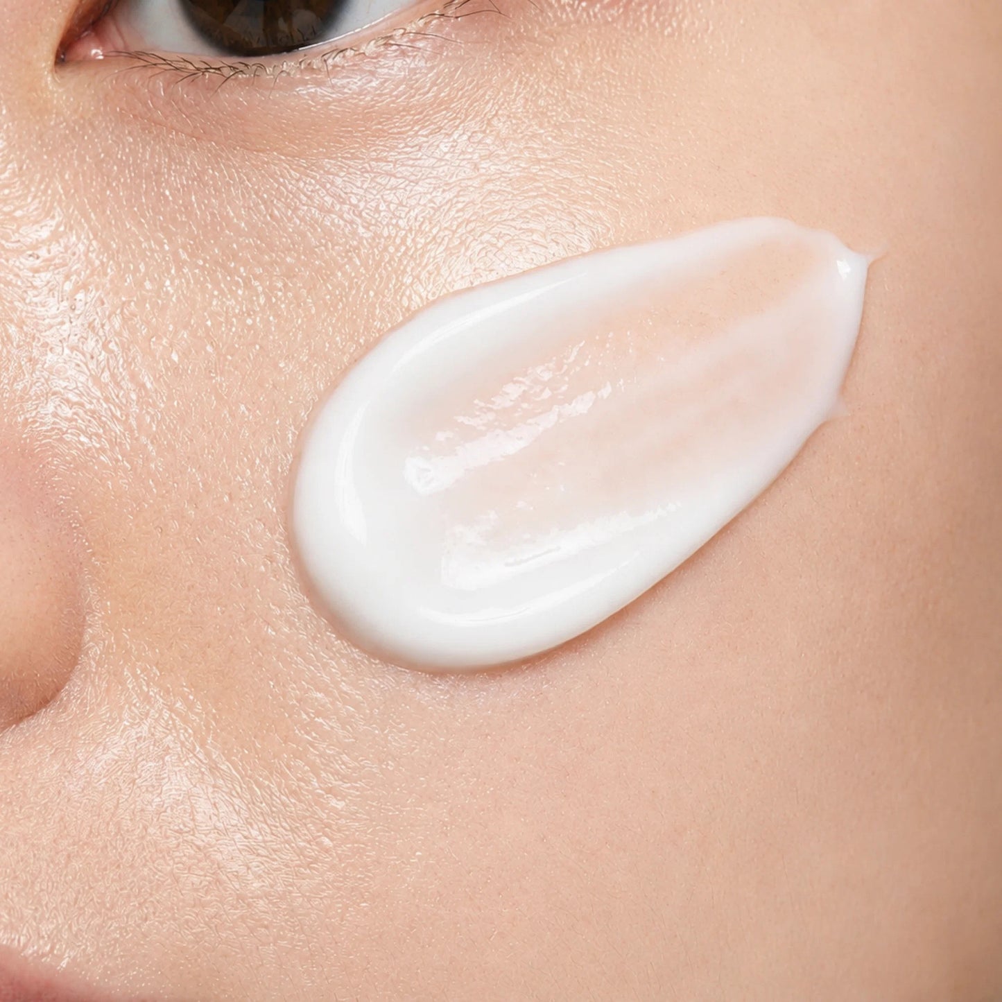 NOAV Centella Waterdrop Spa Sun Serum SPF50+PA++++ 50ml - Protezione solare coreana fluida