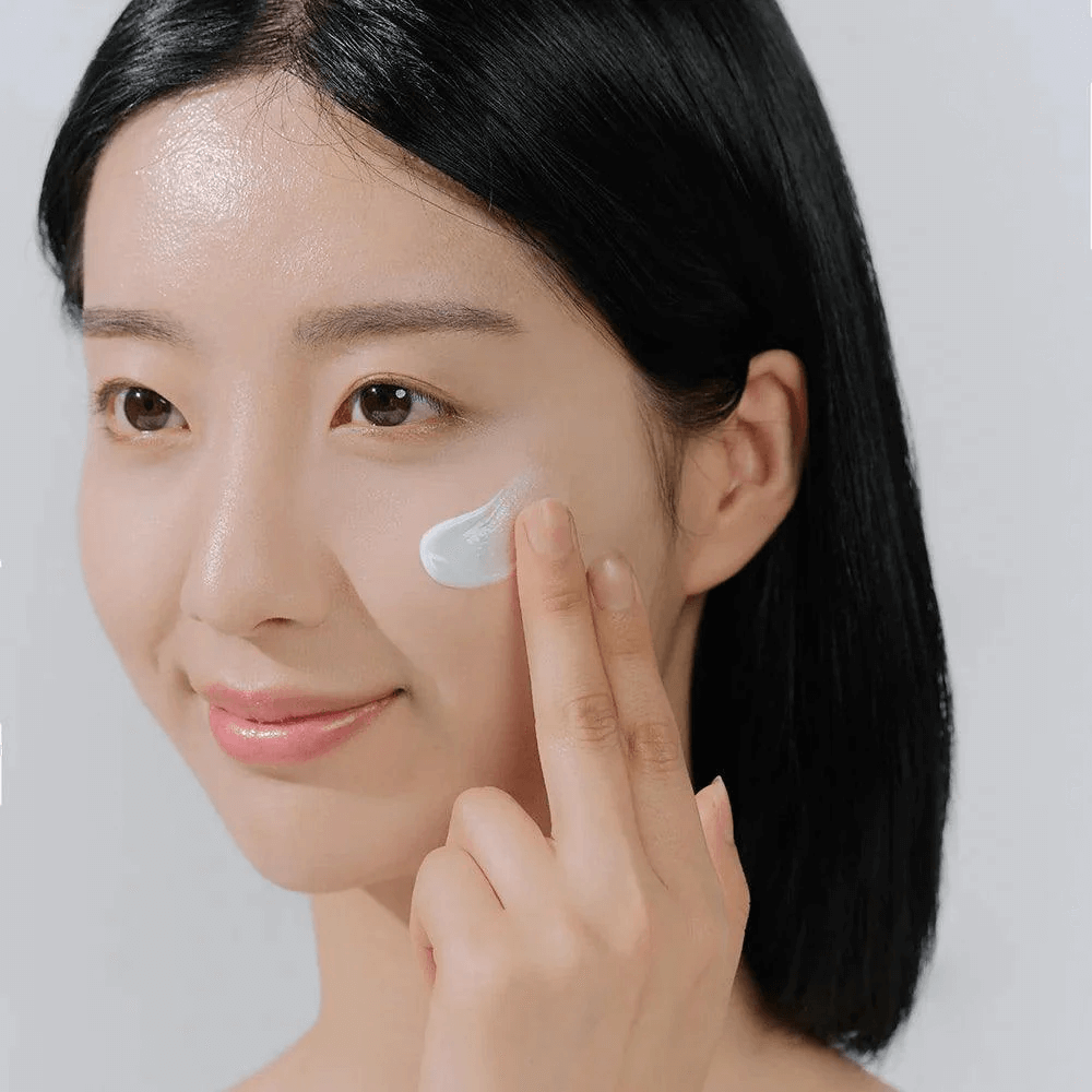 SKIN1004 Madagascar Hyalu-Cica Water-Fit Sun Serum 50ml - Protezione solare ampio spettro texture leggera